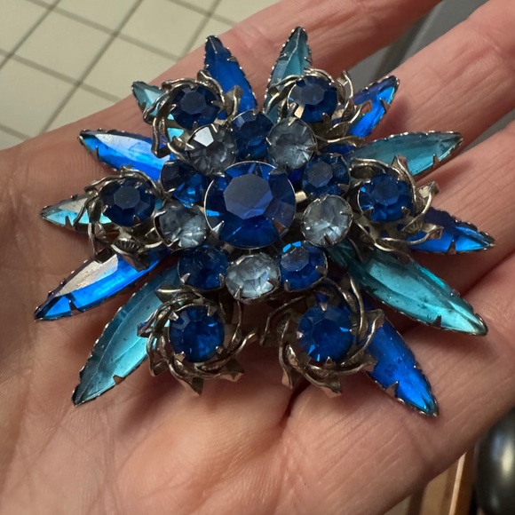 Vintage MCM Blue Floral Brooch - Picture 3 of 9